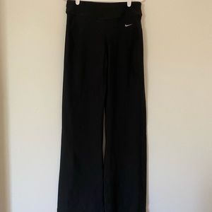 Black Nike yoga pants